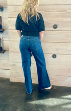 Load image into Gallery viewer, Margo Mid Rise Wide Leg Jeans