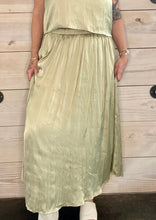 Load image into Gallery viewer, Kahlesse Midi Skirt