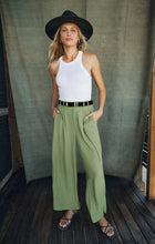 Load image into Gallery viewer, Farah Pants in Matcha