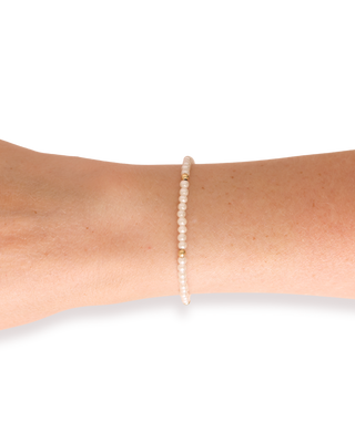 Lilly Pearl Bracelet in Gold