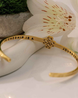 Kindred Cuff - A True Friendship Is A Journey Without An End: Silver