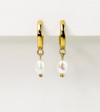 Iysa Freshwater Pearl Huggie Earrings