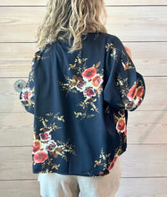 Load image into Gallery viewer, Lush Rose Short Kimono