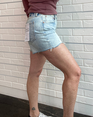 Crossroads Mid Rise Denim Short in Reverie Vintage