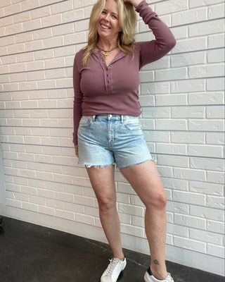 Crossroads Mid Rise Denim Short in Reverie Vintage