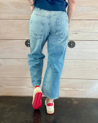 Moxie Patch Pocket Barrel Jeans