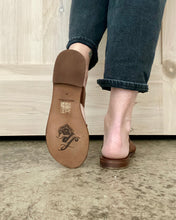 Load image into Gallery viewer, Abilene Toe Loop Sandals in Brown