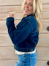 Load image into Gallery viewer, Miller Cropped Pleat Pocket Jean Jacket