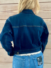 Load image into Gallery viewer, Miller Cropped Pleat Pocket Jean Jacket