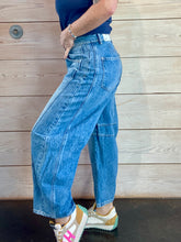 Load image into Gallery viewer, We the Free Good Luck Mid-Rise Barrel Jeans in Ultra Light Beam