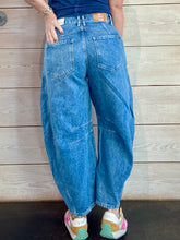 Load image into Gallery viewer, We the Free Good Luck Mid-Rise Barrel Jeans in Ultra Light Beam