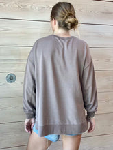 Load image into Gallery viewer, Modern Weekender Pullover