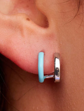 Load image into Gallery viewer, Double Hoop Huggie Earrings