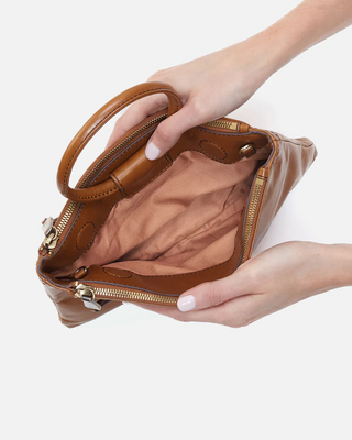 Sable Crossbody in Truffle