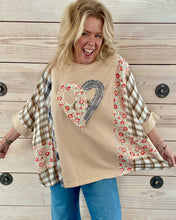 Load image into Gallery viewer, Heart Piece Sign detail knit top