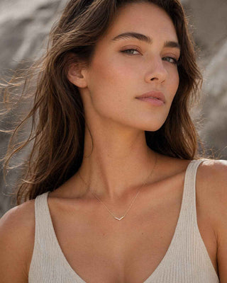 Halfway Necklace: Gold