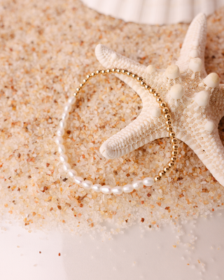 Hannah Pearl Bracelet in Gold