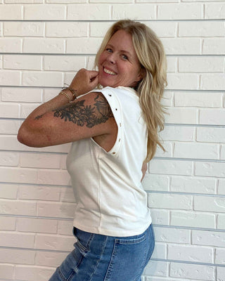 Camino Grommet Top in Cream