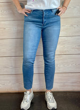 Load image into Gallery viewer, Charlize High Rise Jeans