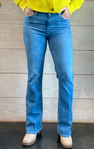 Laurel Canyon High Rise Jeans in Bellflower