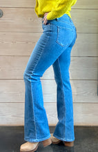Load image into Gallery viewer, Laurel Canyon High Rise Jeans in Bellflower