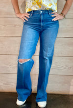 Load image into Gallery viewer, Leenah Wide Leg Jeans